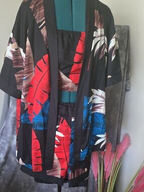 SHEIN Curve Black & Light Pink Printed Halter Top, Kimono & Shorts